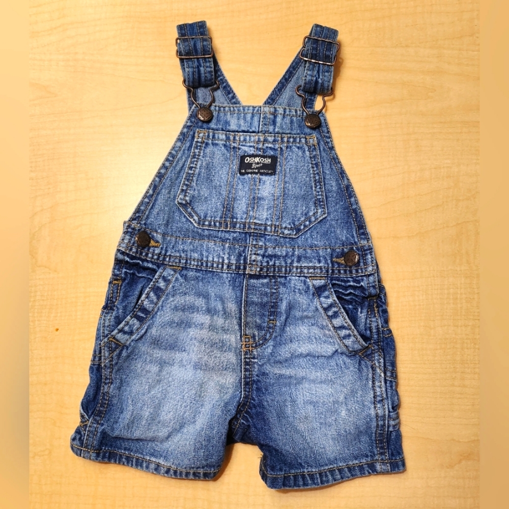 Oshkosh Infant Bibs